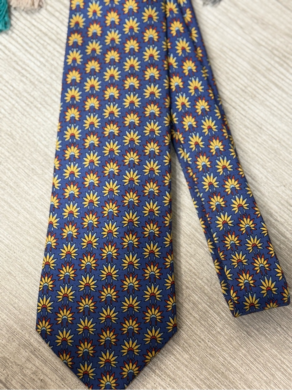 Men’s Hermes Paris Native Headdress Silk Tie - Picture 8 of 8